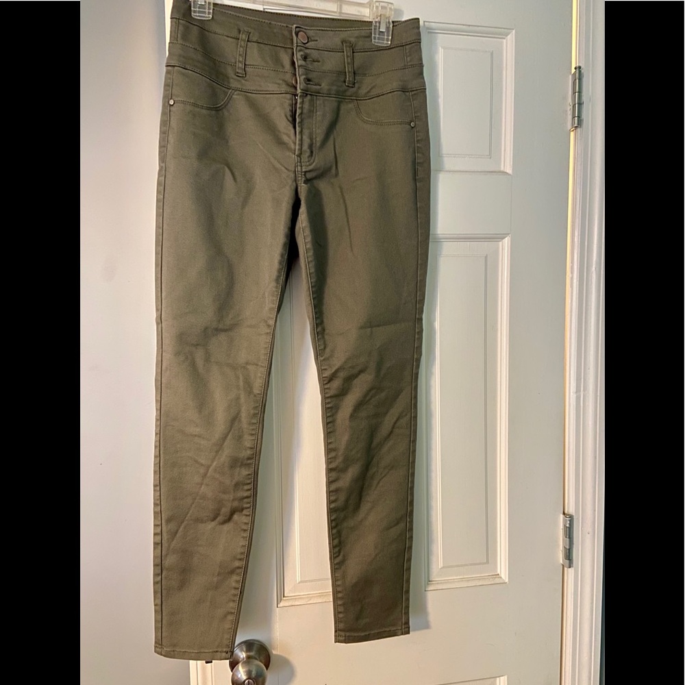 High waisted army green pants. Size 8